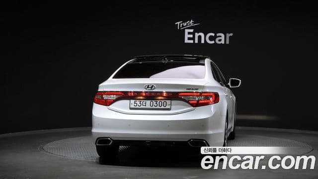 Hyundai Grandeur HG 3