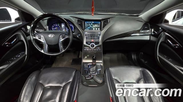 Hyundai Grandeur HG 4