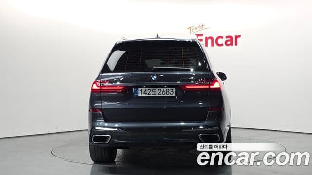 BMW X7 (G07) 3