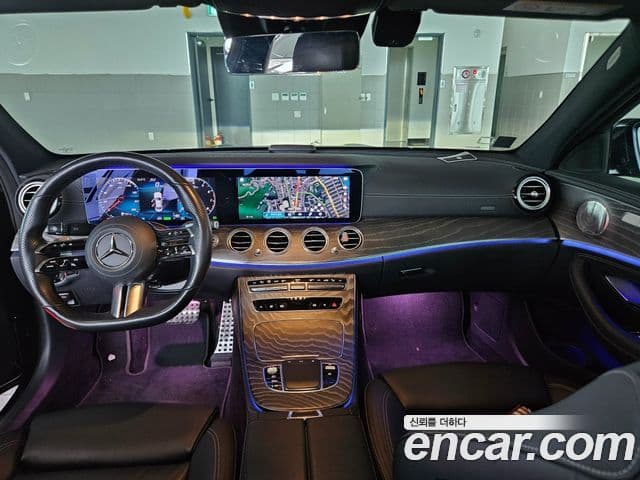Mercedes-Benz E-Class W213 4