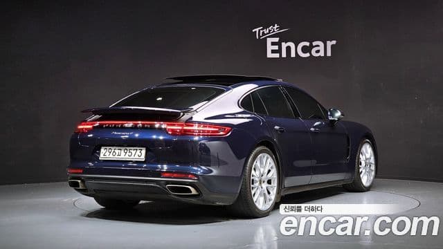 Porsche Panamera (971) 2