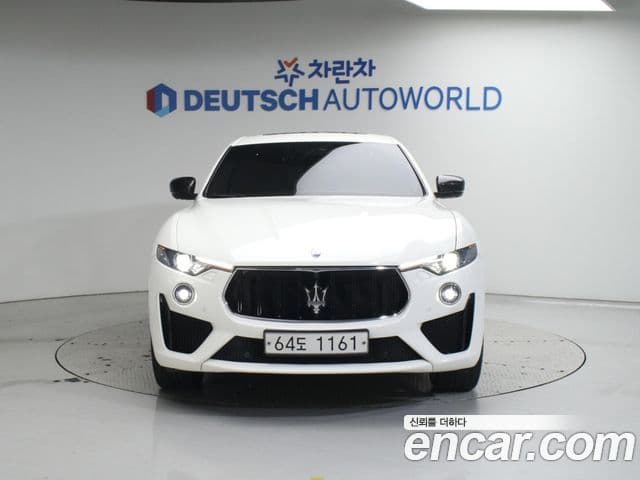 Maserati Levante 3