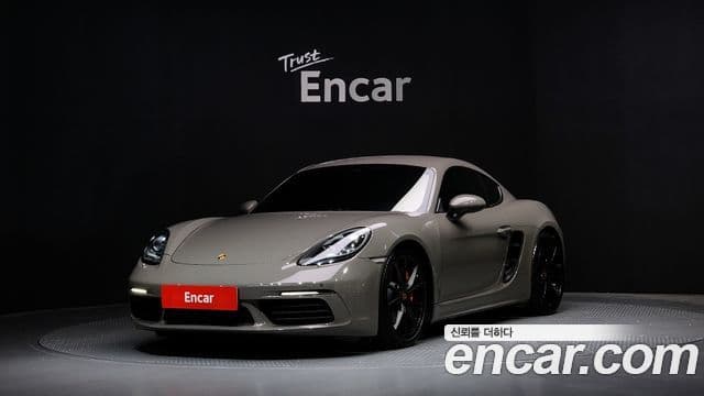 Porsche 718 Cayman 1