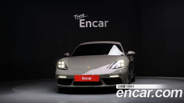Porsche 718 Cayman 3
