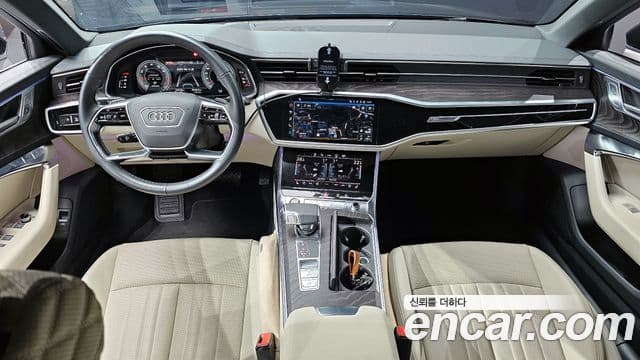 Audi A6 (C8) 4
