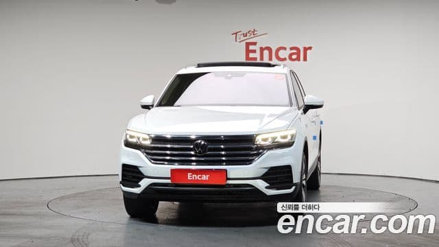 Volkswagen Touareg 3rd Gen 3