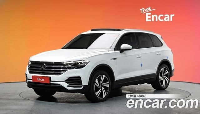 Volkswagen Touareg 3rd Gen 1