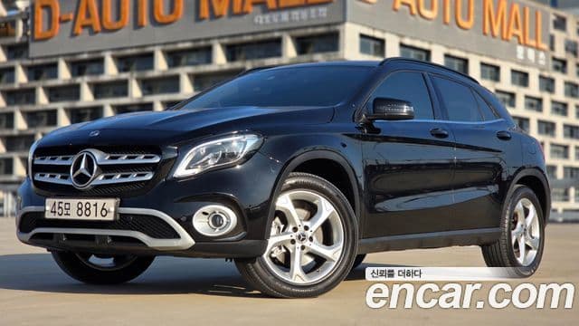 Mercedes-Benz GLA-Class X156 1
