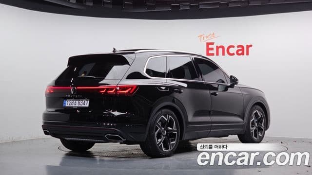 Volkswagen Touareg 3rd Gen 2