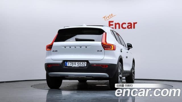 Volvo XC40 4