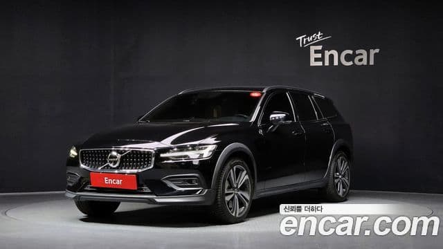 Volvo V60 Cross Country 2nd Gen 1