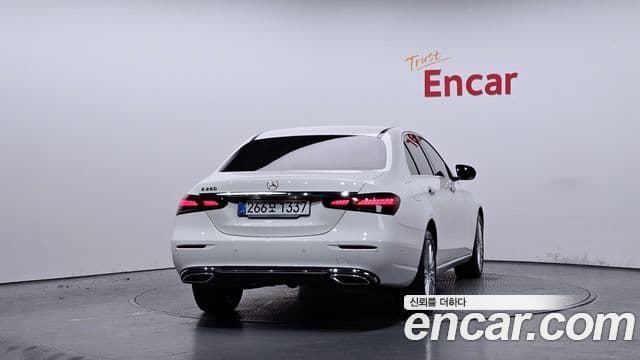 Mercedes-Benz E-Class W213 4