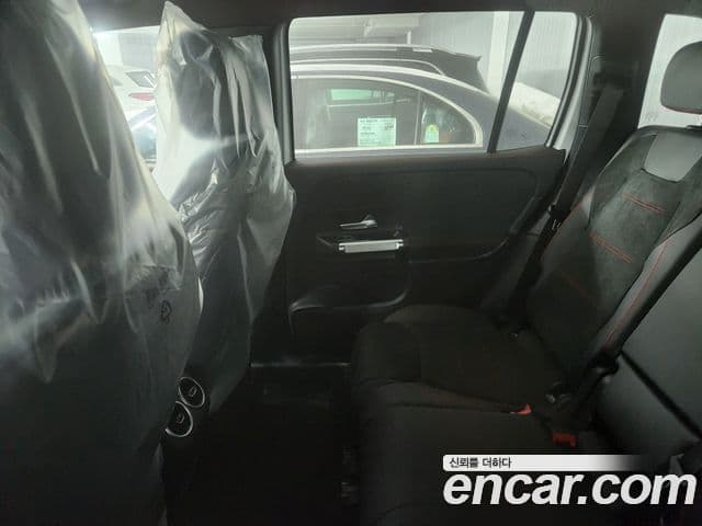Mercedes-Benz GLB-Class X247 4