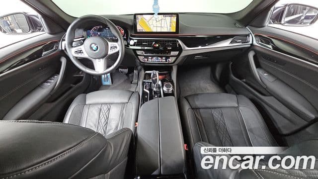 BMW 5 Series (G30) 4