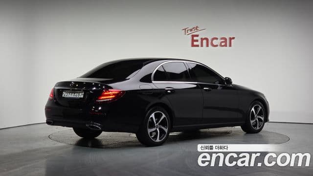Mercedes-Benz E-Class W213 2