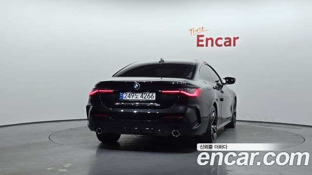 BMW 4 Series (G22) 4