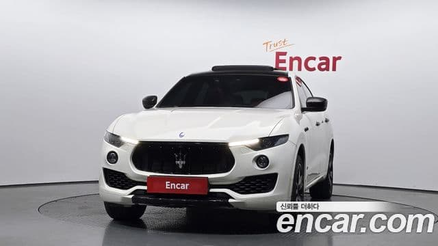 Maserati Levante 3