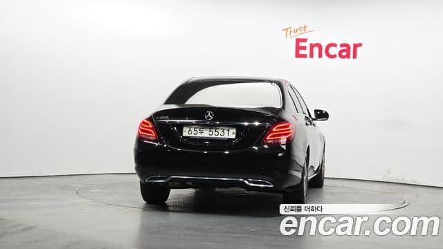 Mercedes-Benz C-Class W205 3