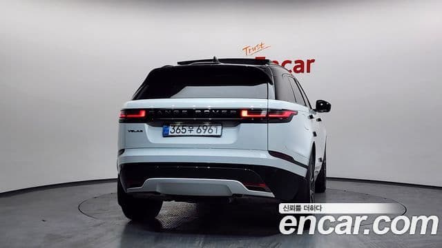 Land Rover Range Rover Velar 3