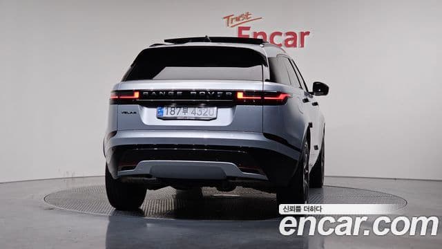 Land Rover Range Rover Velar 3