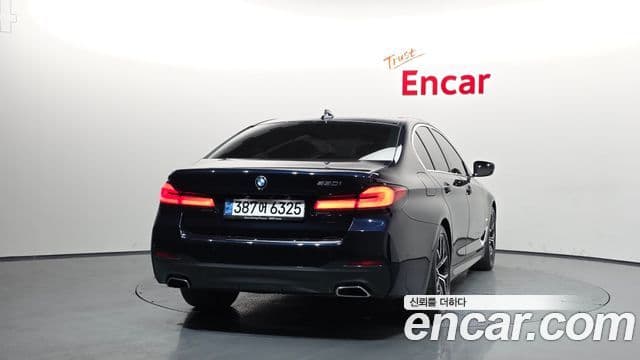 BMW 5 Series (G30) 4