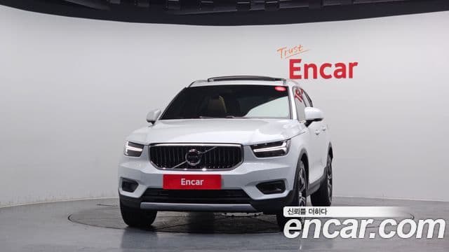 Volvo XC40 3