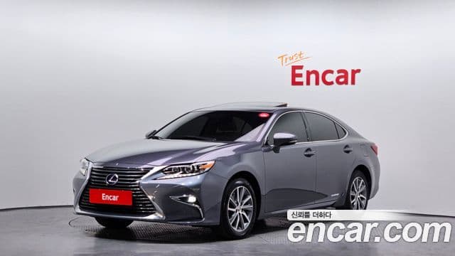 Lexus New ES300h 1