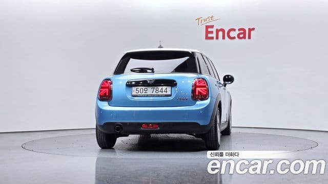 MINI Cooper 4