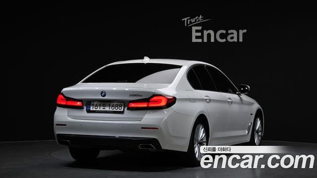 BMW 5 Series (G30) 2