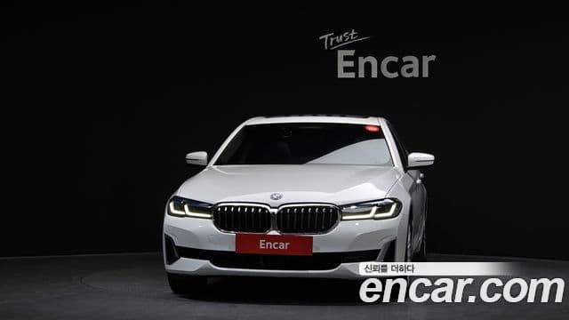 BMW 5 Series (G30) 3