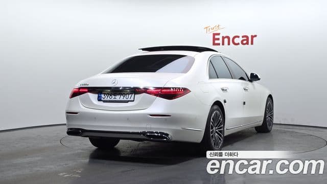 Mercedes-Benz S-Class W223 2