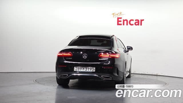 Mercedes-Benz E-Class W213 4