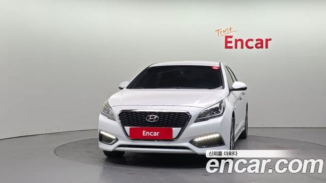 Hyundai LF Sonata Hybrid 3