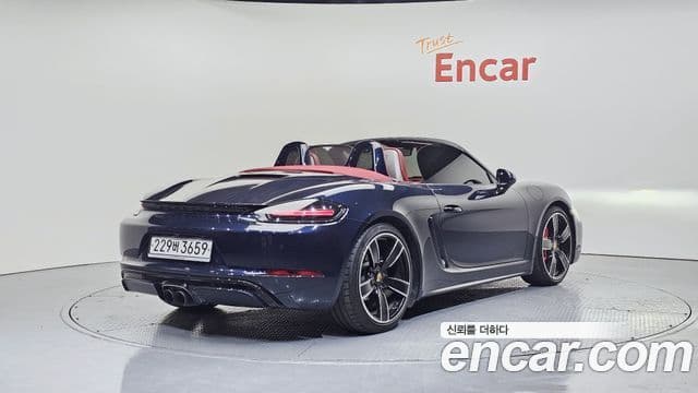 Porsche 718 Boxster 2