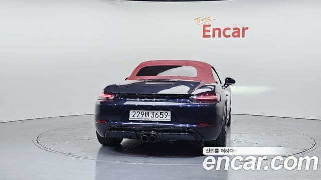 Porsche 718 Boxster 4
