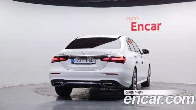 Mercedes-Benz E-Class W213 4