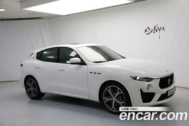 Maserati Levante 2
