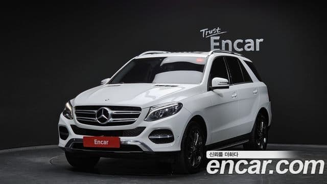 Mercedes-Benz GLE-Class W166 1