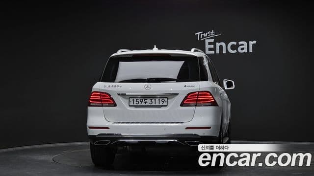 Mercedes-Benz GLE-Class W166 4