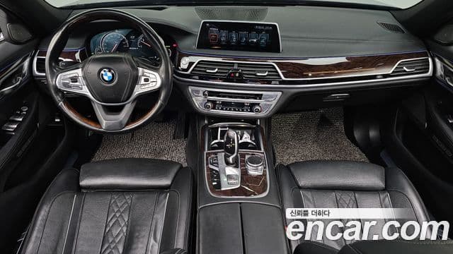 BMW 7 Series (G11) 4