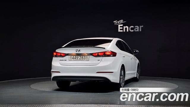 Hyundai Avante AD 4