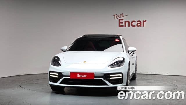 Porsche Panamera (971) 2