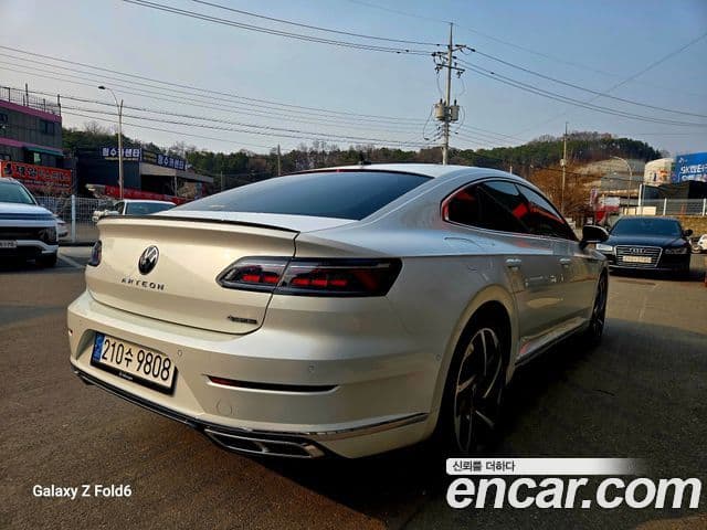 Volkswagen Arteon 4