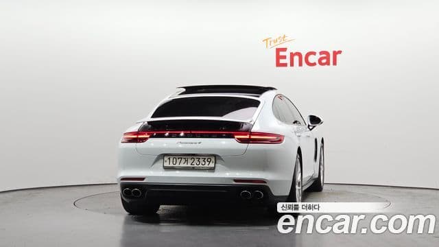 Porsche Panamera (971) 3