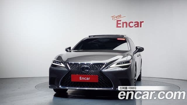 Lexus LS500 5th Gen 2