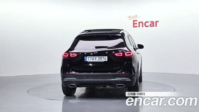 Mercedes-Benz GLA-Class H247 4
