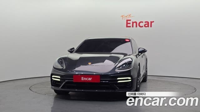 Porsche Panamera (971) 3