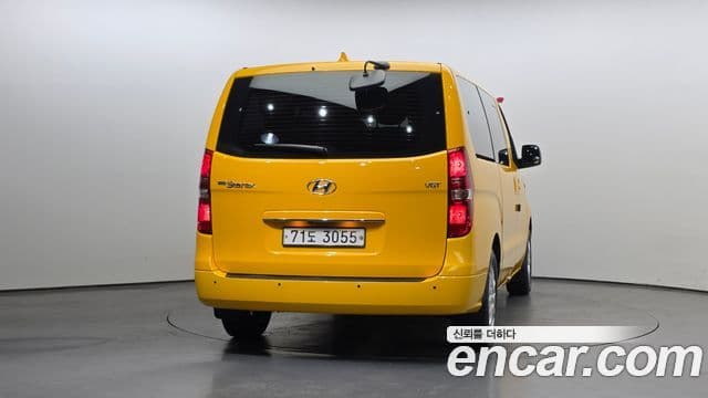 Hyundai The New Grand Starex 4