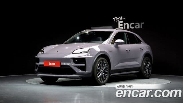 Porsche Macan EV 1