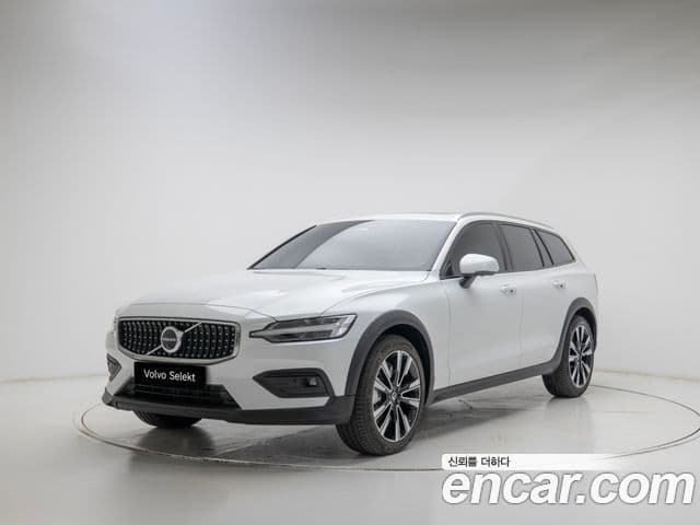 Volvo V60 Cross Country 2nd Gen 1